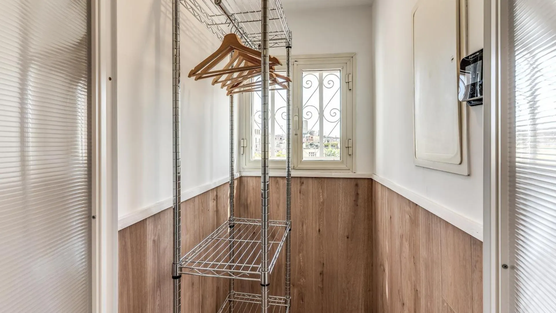 Attic With Terrace Spanish Steps Exclusive Rome Apartment