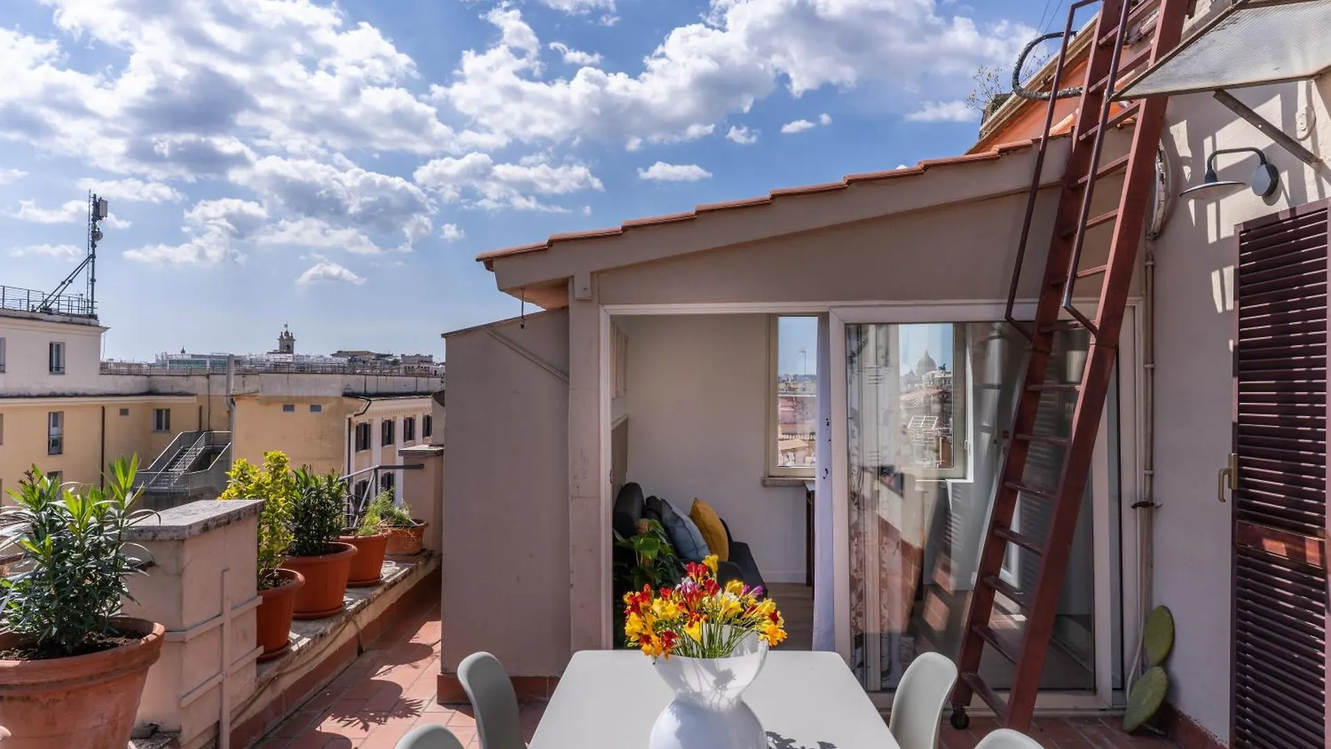 Apartment Attic With Terrace Spanish Steps Exclusive Rome Italy