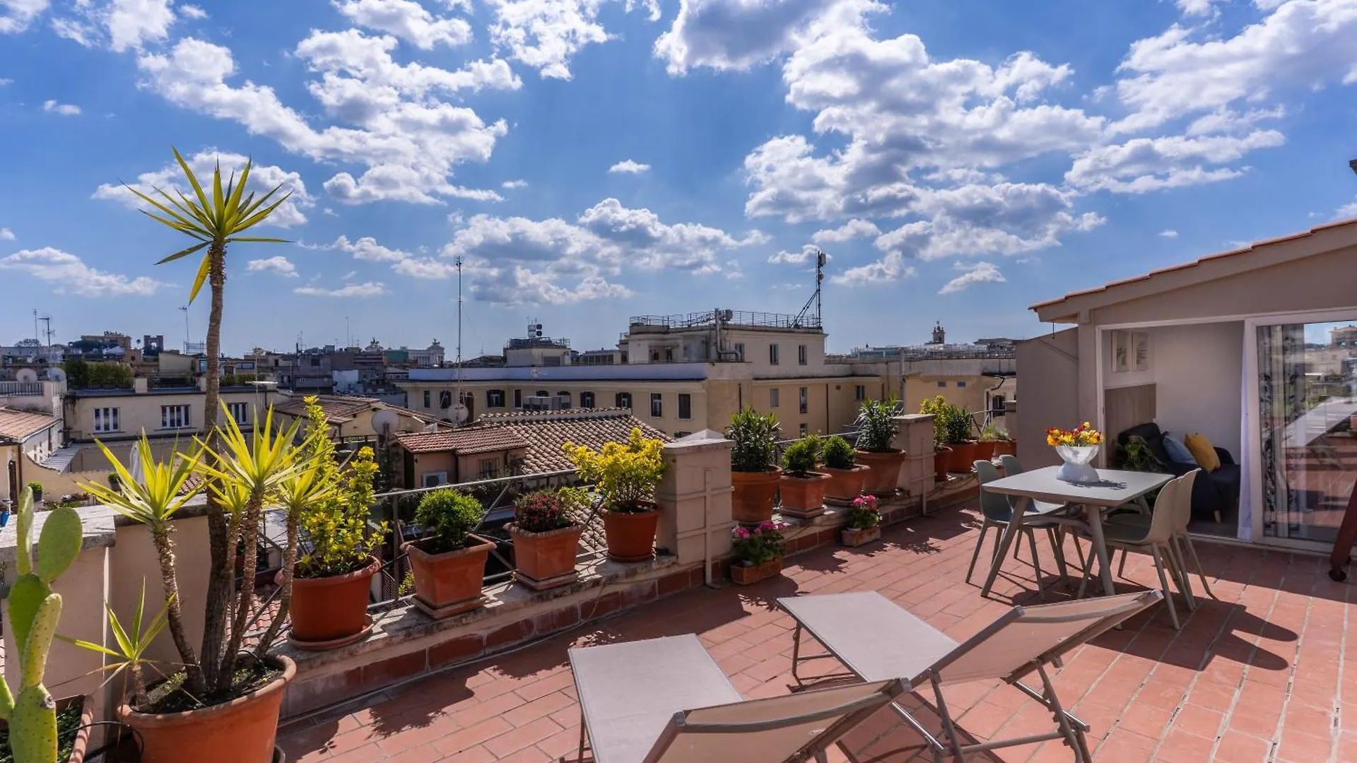 Attic With Terrace Spanish Steps Exclusive Rome Apartment
